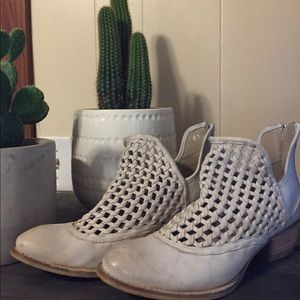 Distressed very volatile leather boots ✨WORN ONCE✨